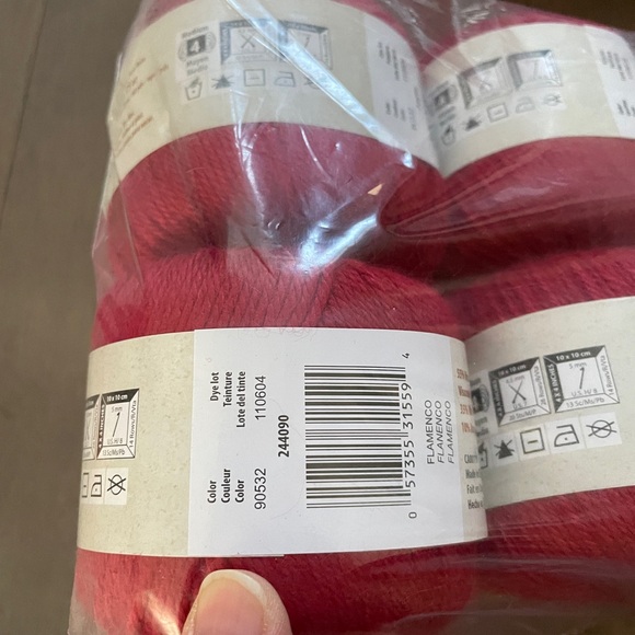 Patons Angora Bamboo Yarn red - Picture 4 of 5